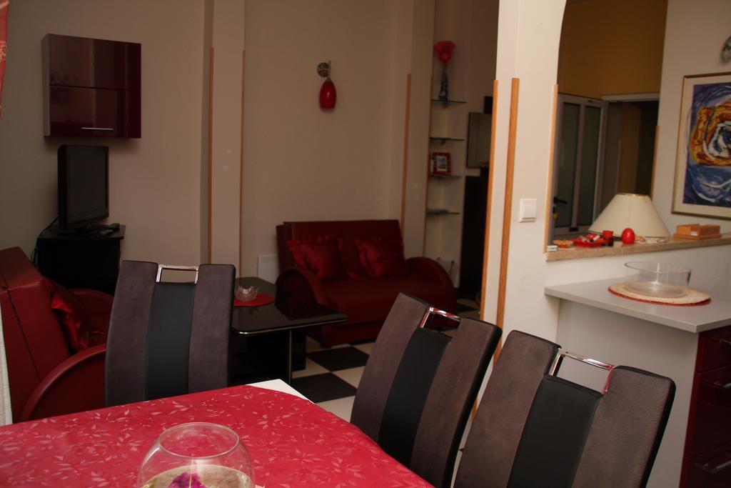 פודגורה Apartments Mia מראה חיצוני תמונה