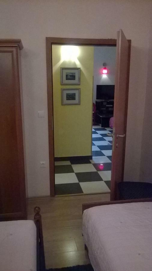פודגורה Apartments Mia מראה חיצוני תמונה