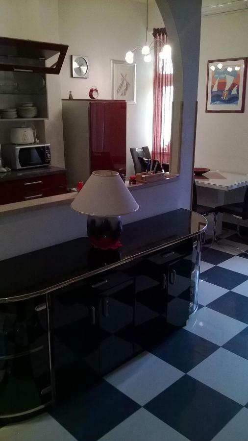 פודגורה Apartments Mia מראה חיצוני תמונה